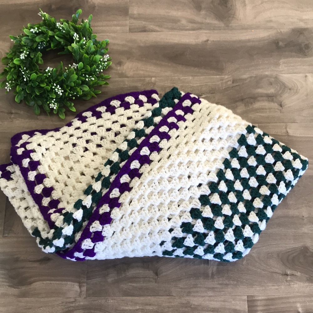 π4/$25 - VINTAGE crocheted Granny lap blanket - 5β x 5β - Picture 2 of 4